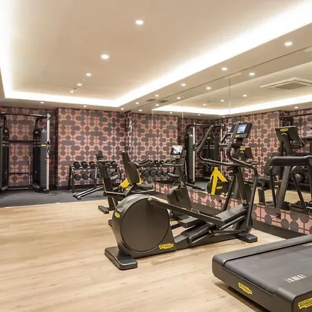 Отель Ilunion Les Corts Spa 4*