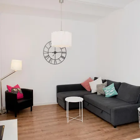 Gaudi-sant Pau Apartment