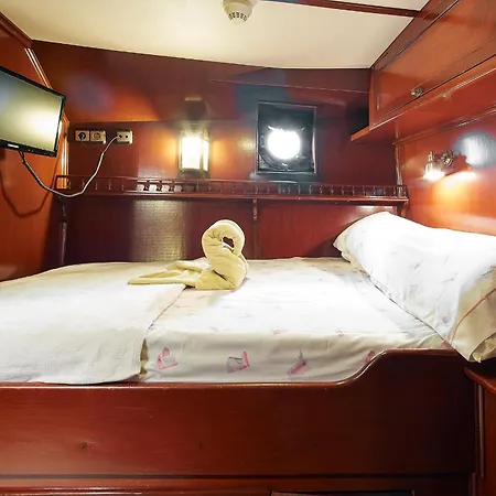 Southern Cross Botel