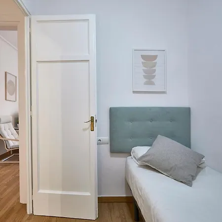 Bbarcelona Eixample Flat Διαμέρισμα *