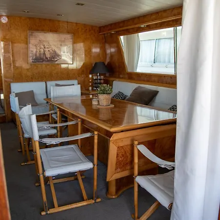 Boat Aloha Sant Adria de Besos