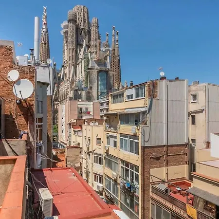 3bd With Private Terrace Right By Sagrada Familia Apartment
