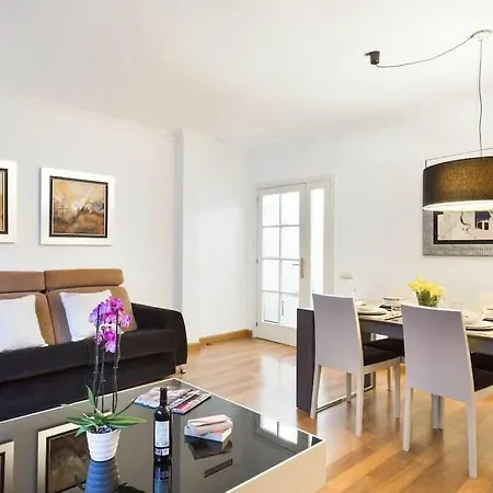 And Elegant 4 Bedroom By Placa Catalunya *