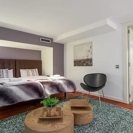 3bedroom Duplex With Balcony In Plaza Cataluna Apartment *
