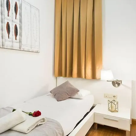 And Elegant 4 Bedroom By Placa Catalunya Appartamento
