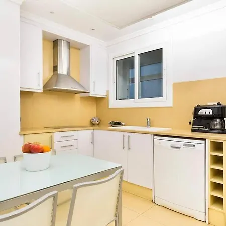 And Elegant 4 Bedroom By Placa Catalunya *