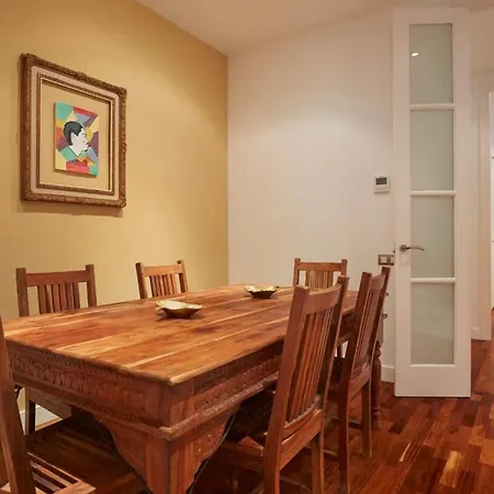 Lägenhet Classy 3Bd - 2Bth With Private Patio In Eixample Barcelona