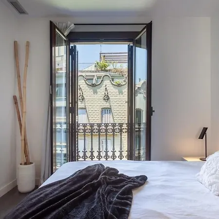 Lägenhet 3-bedroom Penthouse With Terrace In Eixample