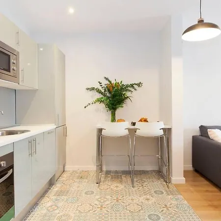 Perfectly Located 4Bed 4Bath Apartment In Eixample Barcelona
