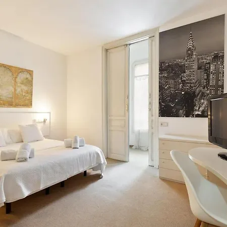 Huge Historic 5bd With Private Terrace! Lägenhet Barcelona