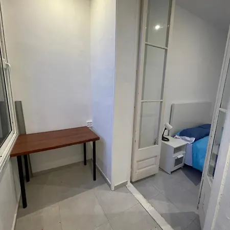 Buen Sitio Si Tu Plan Es Estar Unos Dias En Bcn * ברצלונה