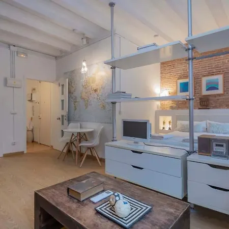 Lägenhet Exclusive 2 Bedroom In The Center *