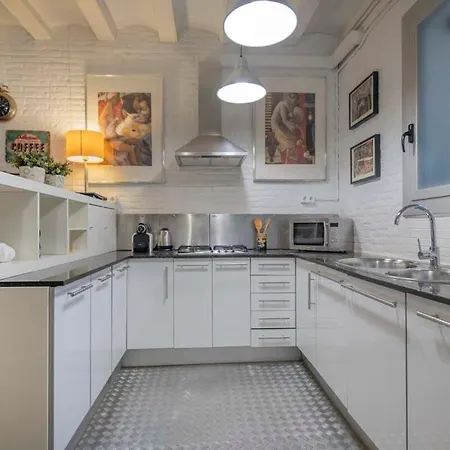 Exclusive 2 Bedroom In The Center
