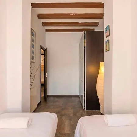 3bd With Private Terrace Right By Sagrada Familia Apartment *
