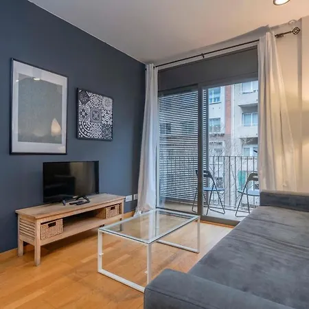 2 Bedroom With Balcony In Eixample 3-2 * Barcelona