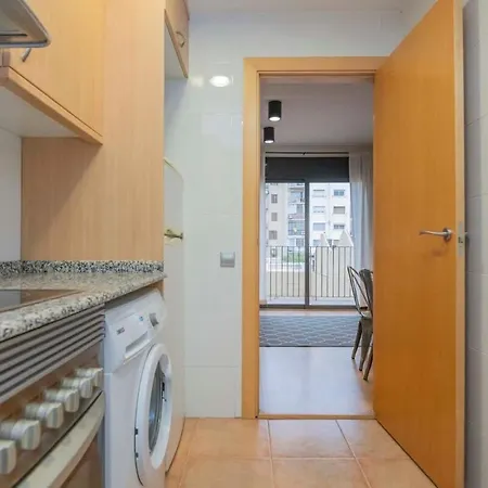 2 Bedroom With Balcony In Eixample 1-1