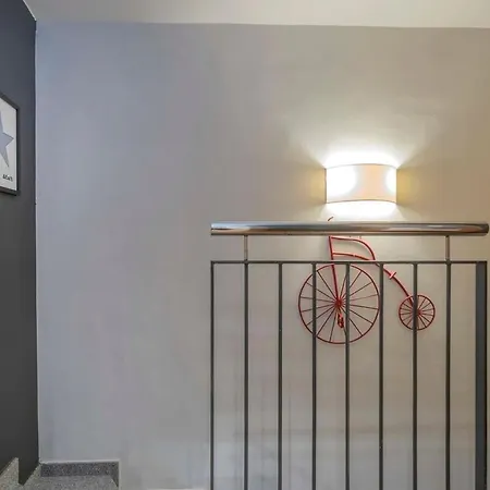 Bright And Modern Duplex With Terrace In Eixample District P1 *
