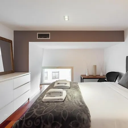 3bedroom Duplex With Balcony In Plaza Cataluna