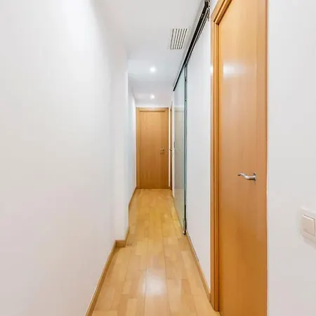 Spacious And Elegant 4 Bedroom With Private Terrace * Barcelona