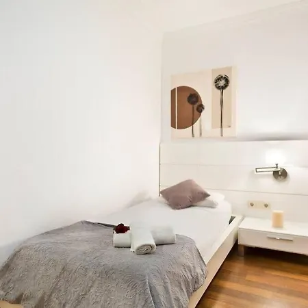 And Elegant 4 Bedroom By Placa Catalunya Appartamento *