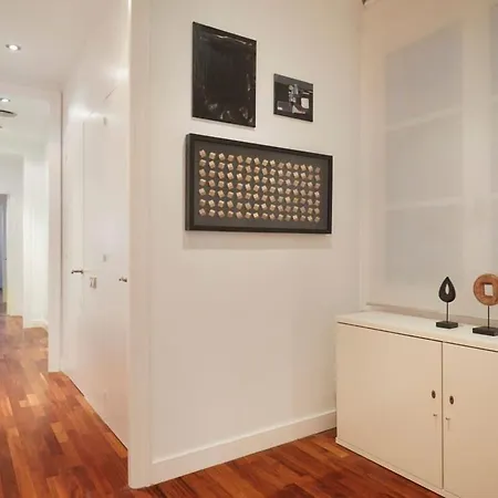 Classy 3Bd - 2Bth With Private Patio In Eixample Lägenhet