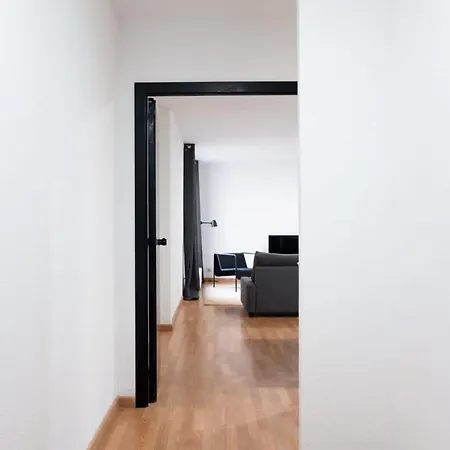 Plaza Urquinaona And Comfortable 3bd Apartment Barcelona