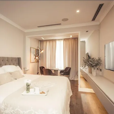 8 Guests Elegant Penthouse In *