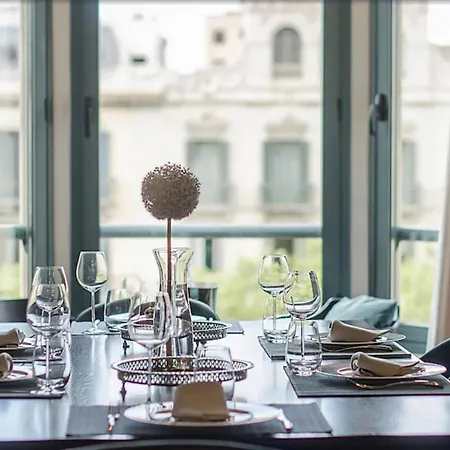 Apartment 8 Guests Elegant Penthouse In