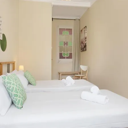Paseo St Joan Classic 4bd For 10 Guests Lägenhet *