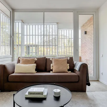 Blueground Sarria Doorman Newly Renovated Bcn-119 Apartment *