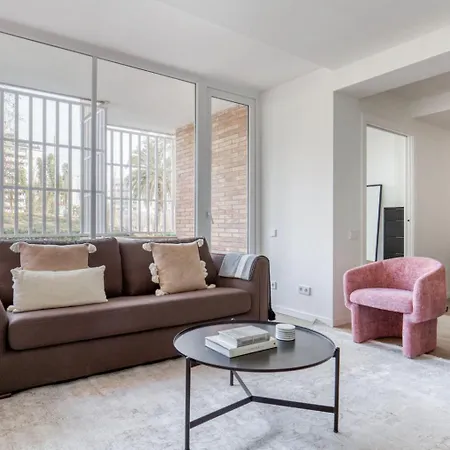 Blueground Sarria Doorman Newly Renovated Bcn-119 Apartment