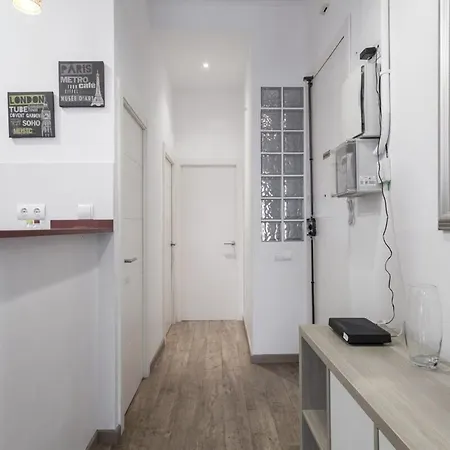 Pl Universitat Bright And Cozy 2bd - 2bth *