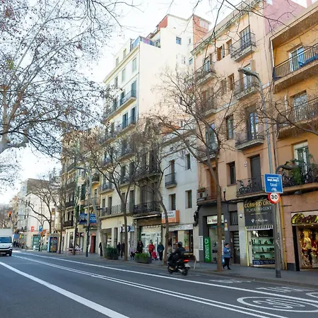 11crc1037 Newly Decorated Near Sants Station *