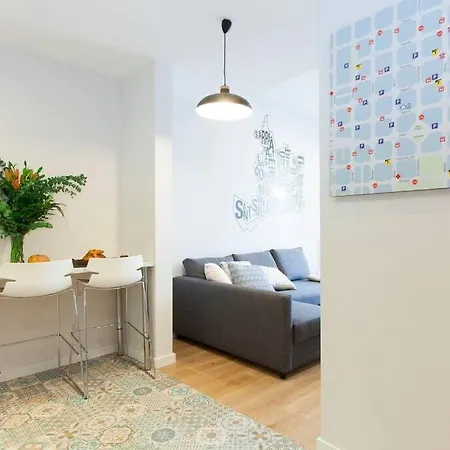 Lägenhet Gorgeous 4bed 4bath Close To Center Barcelona