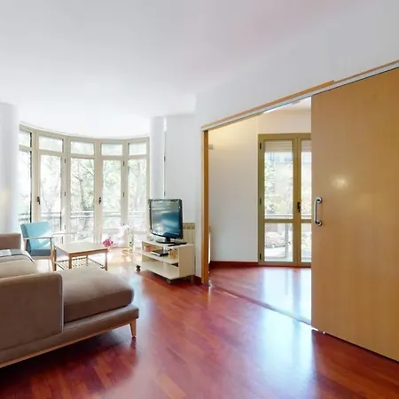 Apartment Modern And Bright Three-bedroom In Eixample Barcelona