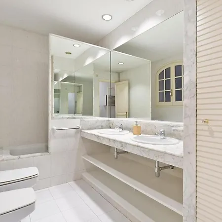 Huge Historic 5bd With Private Terrace!