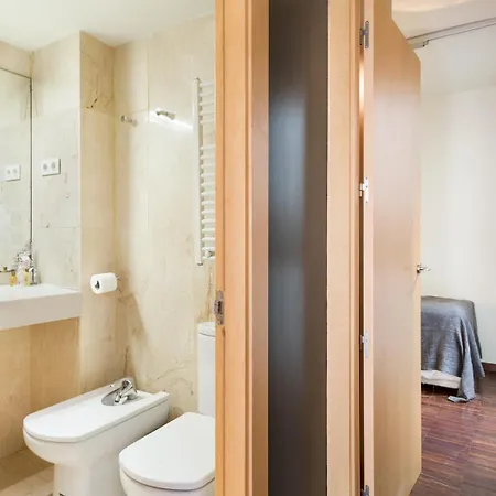 My Space Emirates - Executive With Private Balcony * Barcelona