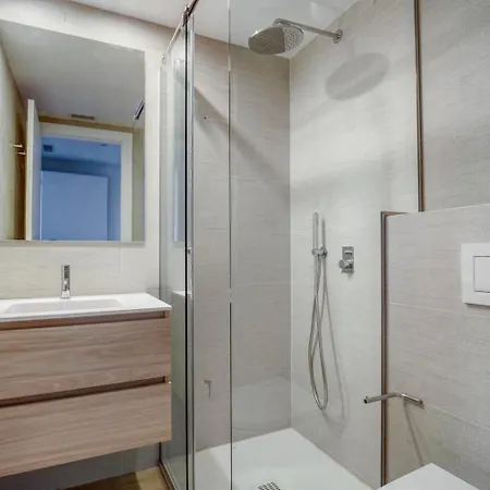 Apartment Blueground Sarria Doorman Newly Renovated Bcn-119