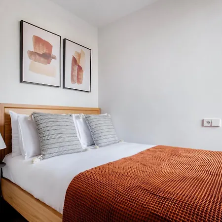 Apartment Blueground Sarria Doorman Newly Renovated Bcn-119