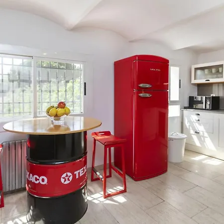 Casa Canyet Con Piscina A Un Paso De Barcelona Y La Playa Holiday home Badalona