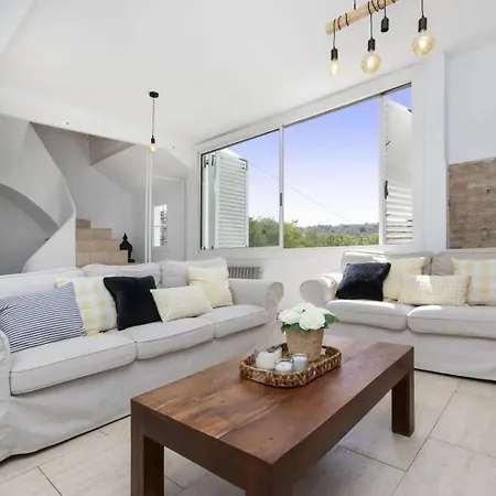 Casa Canyet Con Piscina A Un Paso De Barcelona Y La Playa Holiday home Badalona