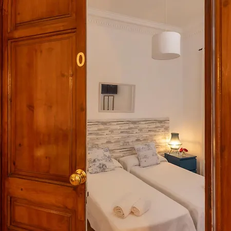 Ally's Bed&breakfast, 2*