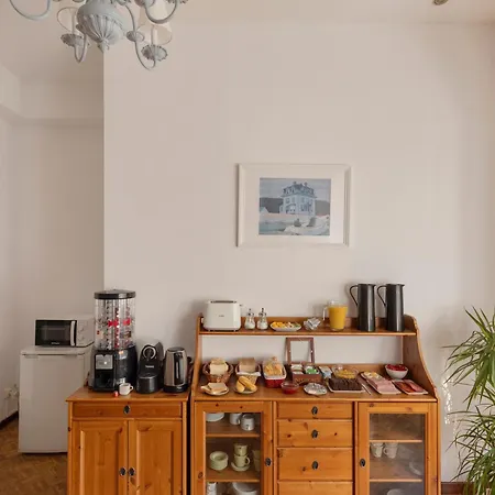 Ally's Bed&breakfast, Panzió
