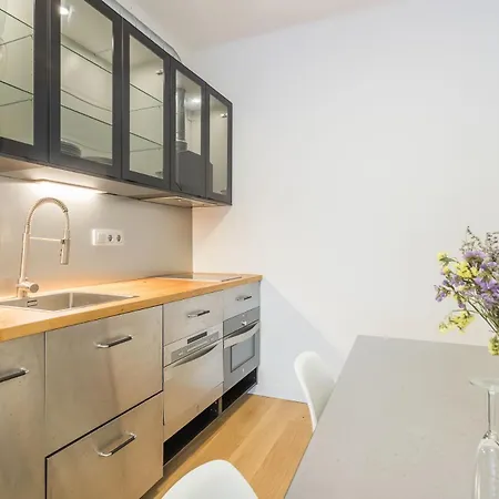 My Space - 2 Bedroom In Uptown Barcelone