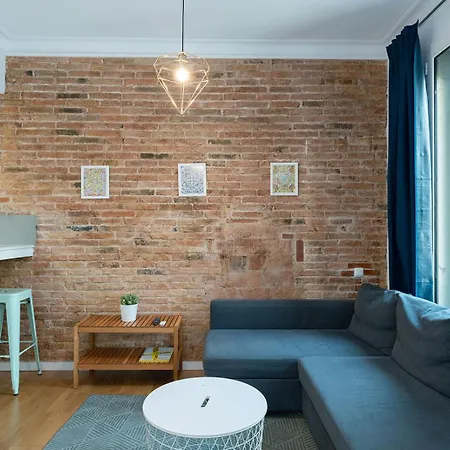Bright And Cozy Flat In The Heart Of The Apartment *