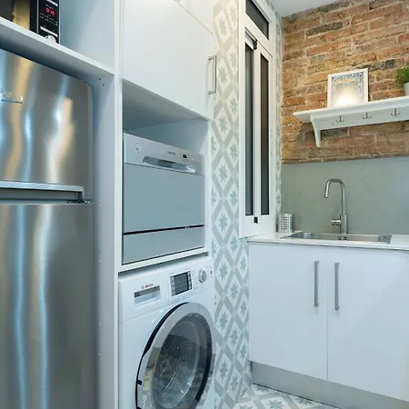 Bright And Cozy Flat In The Heart Of The Apartment *