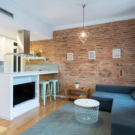 Apartment Bright And Cozy Flat In The Heart Of The Barcelona