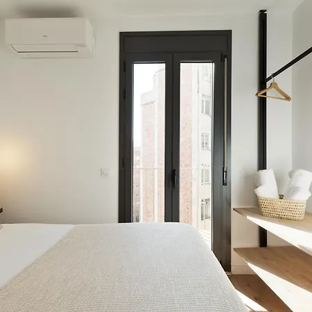 Friendly Parlament Apartment Barcelona
