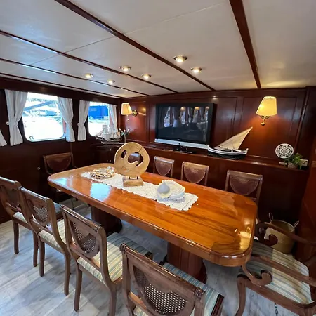 Botel Southern Cross