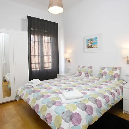 Apartment Gaudi Sagrada Familia